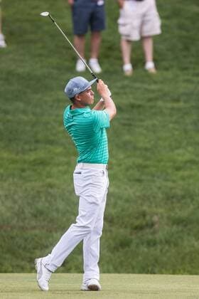 Golf, The Memorial Tournament in Dublin, Ohio June 2, 2016 - Dublin, Ohio, U.S - Rickie Fowler hits from the 14th fairway during the first round of The Memorial Tournament at Muirfield Village Golf Club, Dublin, Ohio. PGA Golf Herren 2016 - The Memorial Tournament - First Round - ZUMAs304