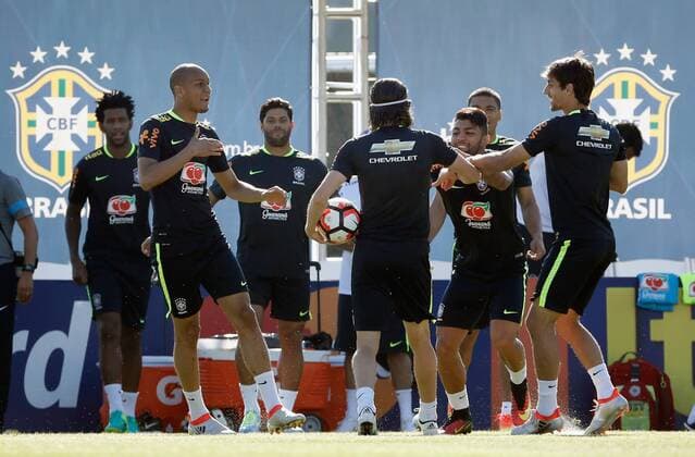 Brazilian soccer national team Nationalteam players participate in a Copa America centenario 2016, team s training session in Los Angeles, USA, 02 June 2016. TRAINING SESSION OF SOCCER NATIONAL TEAM OF BRAZIL !ACHTUNG: NUR REDAKTIONELLE NUTZUNG!  LAX14 20160603-636005266266956337