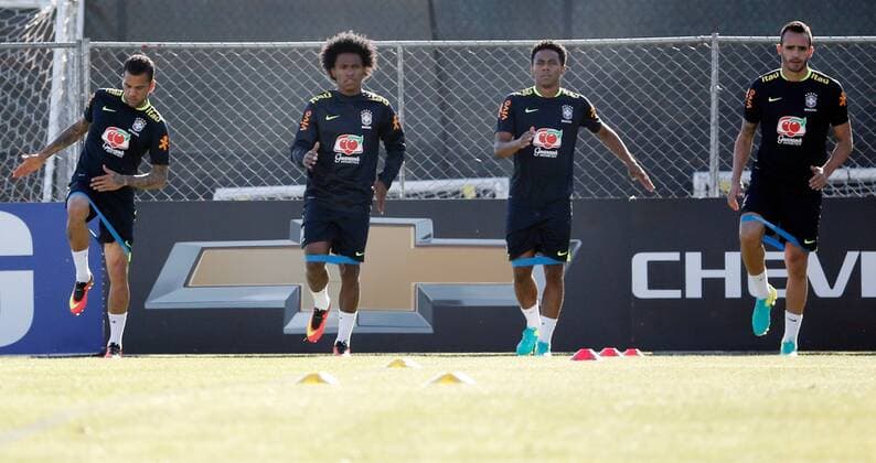 Brazilian soccer national team Nationalteam players participate in a Copa America centenario 2016, team s training session in Los Angeles, USA, 02 June 2016. TRAINING SESSION OF SOCCER NATIONAL TEAM OF BRAZIL !ACHTUNG: NUR REDAKTIONELLE NUTZUNG!  LAX05 20160603-636005268794064213