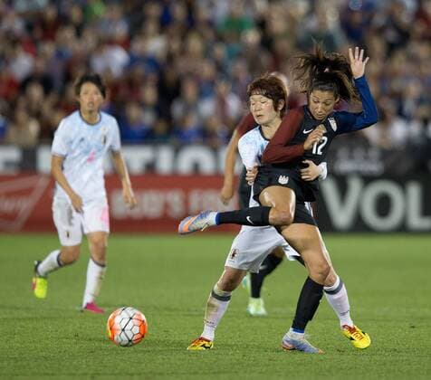 June 2, 2016 - Commerce City, Colorado, U.S - USA Womens F CHRISTEN PRESS, far right, gets held up from the ball by the Japan Defense during a friendly match against Japan before the Olympics at Dicks Sporting Goods Park Thursday Evening. USA Women tie Japan 3-3. USA Soccer 2016 - USA Womens national team Nationalteam tie Japan 3-3. - ZUMAav4_
