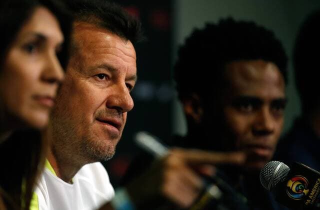 Brazilian Natinal Team Coach, Carlos Dunga (C), participates in a press conference PK Pressekonferenz before facing Ecuador on 04 June in a Copa America Centenario match in Pasadena, USA, 03 June 2016. EFE Juan Carlos Cardenas BRAZILIAN national team Nationalteam PRESS CONFERENCE !ACHTUNG: NUR REDAKTIONELLE NUTZUNG!  PSD100 20160604-636006091831221904