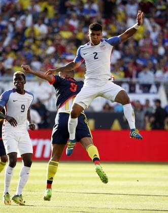 Colombian national team Nationalteam player Edwin Cardona (L), fights for the ball with USA s DeAndre Yedlin (R), during the inauguration match of the Copa America Centenario 2016 at Levi s Stadium in Santa Clara, USA, 03 June 2016. COLOMBIA VS. EE.UU. !ACHTUNG: NUR REDAKTIONELLE NUTZUNG!  COL214 20160604-636006167676591808