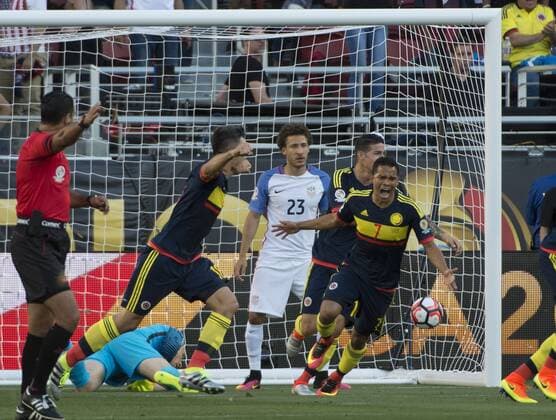 Colombia s Carlos Bacca (7) leads the celebration after Cristian Zapata scored as USA s goalie Brad Guzan lies prone in the first half at COPA America Centenario at Levi s Stadium in Santa Clara, California on June 3, 2016. Colombia won 2-0.  SXP2016060302 TERRYxSCHMITT