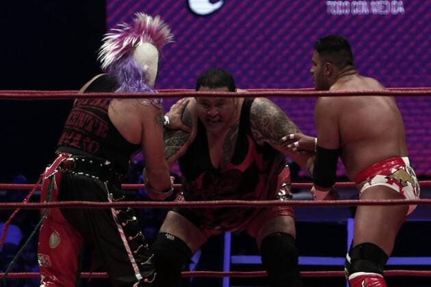 Japanese Akebono (C) in action with Mexican Psycho Clown (L) and Texano Jr. (R) during the second edition of the World Championship WM Weltmeisterschaft of Wrestling Free Style in Puebla, Mexico, 03 June 2016. Second edition of the World Championship of Wrestling Free Style !ACHTUNG: NUR REDAKTIONELLE NUTZUNG!  MEX602 20160604-636006239888510868