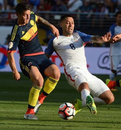 USA s Clint Dempsey loses his footing as Colombia s James Rodriguez (10) pursues in the first half at COPA America Centenario at Levi s Stadium in Santa Clara, California on June 3, 2016. Colombia won 2-0.  SXP2016060313 TERRYxSCHMITT