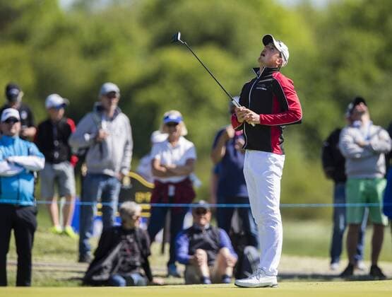 160604 Alexander Björk, Sverige reagerar efter en missad putt under dag tre av golftävlingen Nordea Masters den 4 Juni 2016 i Stockholm.  Copyright: ANDREASxSANDSTRÖM BB160604BB062