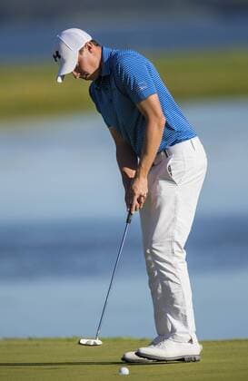 160604 Matthew Fritzpatrick, England med en putt pa 18:e halet under dag tre av golftävlingen Nordea Masters den 4 Juni 2016 i Stockholm.  Copyright: ANDREASxSANDSTRÖM BB160604BB121