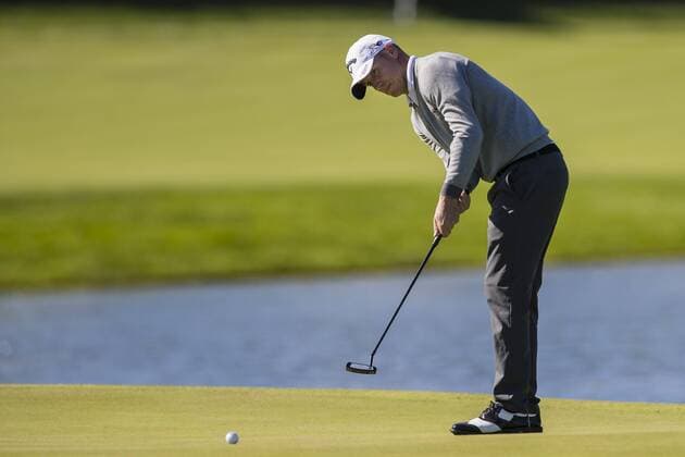 160604 Alex Noren, Sverige med en putt pa 18:e under dag tre av golftävlingen Nordea Masters den 4 Juni 2016 i Stockholm.  Copyright: ANDREASxSANDSTRÖM BB160604BB130
