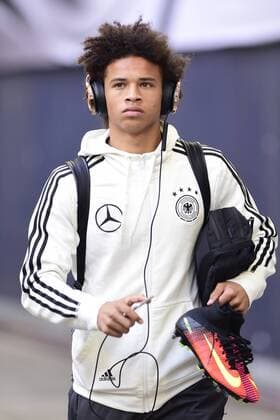 Fussball Länderspiel Deutschland - Ungarn am 04.06.2016 in der Veltins-Arena in Gelsenkirchen Leroy Sane ( Deutschland ) bei der Ankunft in der Arena xPBJPGx