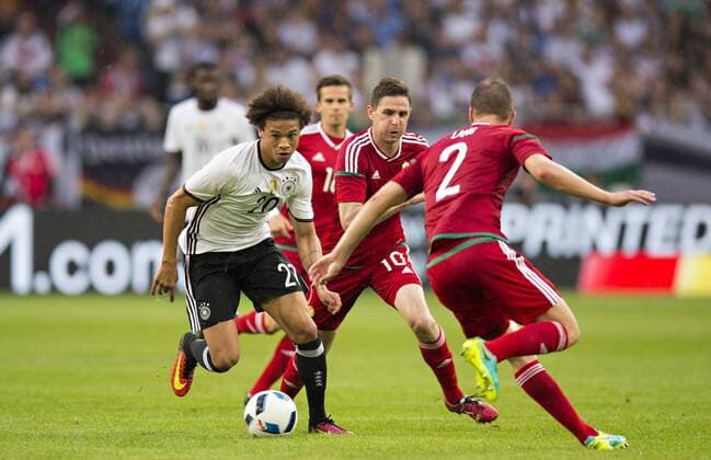 Gelsenkirchen, 04.06.2016 Leroy Sane (Deutschland) im Duell Deutschland - Ungarn mm