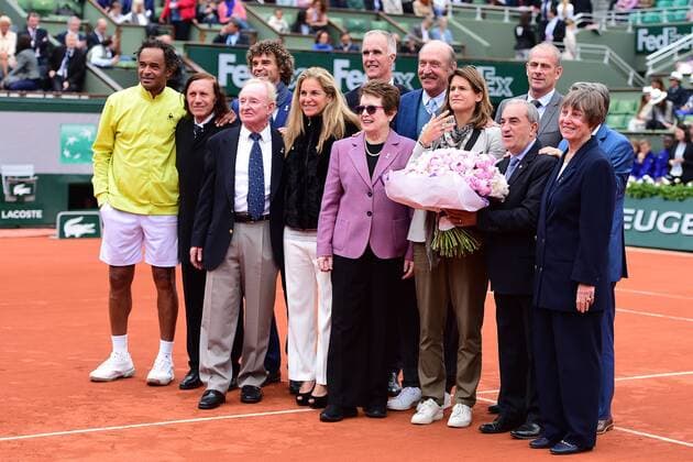 Tennis, Amelie Mauresmo wird in die Hall of Fame aufgenommen Amelie Mauresmo (FRA) Stan Smith (USA) Jean Gachassin (FRA) Yannick Noah (FRA) Guillermo Vilas (ARG) Arantxa Sanchez Vicario (ESP) Billie Jean King (USA) Guy Forget (FRA) Todd Martin (USA) Francoise Dürr (FRA) TENNIS : Roland Garros 2016 - French Open - 04 06 2016 TennisMagazine 