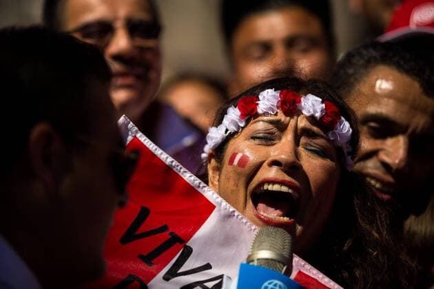 Peruvian fans celebrate outside CenturyLink Field stadium prior to a game between Haiti and Peru for the Copa America 2016, in Seattle, Washington, United States, 04 June 2016. EPA JORDAN STEAD Haiti Vs. Perú !ACHTUNG: NUR REDAKTIONELLE NUTZUNG!  SEA08 20160605-636006862485677092