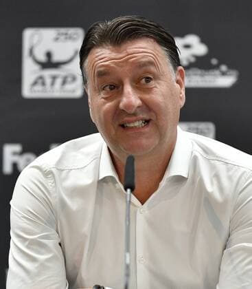 PK Pressekonferenz mit Thomas Tommy Haas (GER) der über seine neue Rolle als Turnierdirektor des Turniers in Indian Wells referiert, hier Turnierdirektor Stuttgart Edwin Weindorfer 05.06.2016 Tennis Mercedes-Cup Stuttgart Weißenhof 04.06..-12.06.2016 MercedesCup Stuttgart Weißenhof 2016