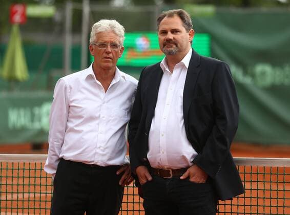 05.06.2016 - Tennis - ATP Tennis Herren Challenger Tour - Franken Challenge - Tournament Turnier - Männer Herren Finale - JüRa - Andre Zietsman (2. Vorstand TV Fürth 1860 Tennis ) und Stefan Konrad (1. Vorsitzender TV Fürth 1860 Tennis )
