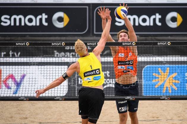 05.06.2016, Hamburg, Tennisstadion Rothenbaum smart beach tour, Supercup Hamburg, Finale Angriff Tim Holler - Block Alexander Walkenhorst