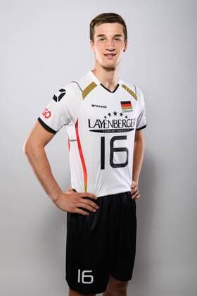 03.06.2015, Sportcentrum Papendal, Papendal Volleyball, Fotoshooting Nationalmannschaft Männer Maenner Julian Zenger ( 16 GER)