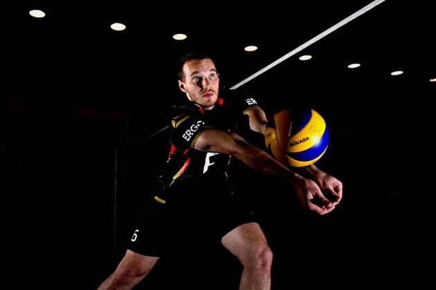 03.06.2015, Sportcentrum Papendal, Papendal Volleyball, Fotoshooting Nationalmannschaft Männer Maenner Out of the Box: Denys Kaliberda ( 6 GER)