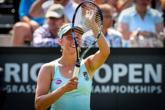 Tennis, WTA-Turnier in Rosmalen Belgian Elise Mertens celebrates after winning a first round game between between Belgian Elise Mertens and Canadian Eugenie Bouchard during the Ricoh Open WTA Tennis Damen tennis tournament in Rosmalen, the Netherlands, Monday 06 June 2016. LUCxCLAESSEN  x04866476x