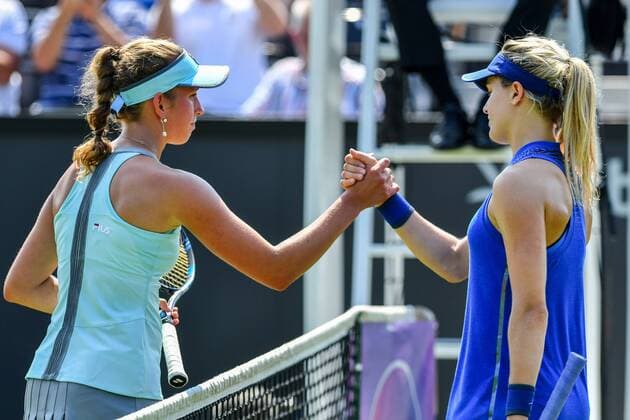 Tennis, WTA-Turnier in Rosmalen Belgian Elise Mertens and Canadian Eugenie Bouchard pictured after a first round game between between Belgian Elise Mertens and Canadian Eugenie Bouchard during the Ricoh Open WTA Tennis Damen tennis tournament in Rosmalen, the Netherlands, Monday 06 June 2016. LUCxCLAESSEN  x04866477x