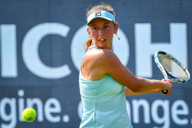 Tennis, WTA-Turnier in Rosmalen Belgian Elise Mertens pictured in action during a first round game between between Belgian Elise Mertens and Canadian Eugenie Bouchard during the Ricoh Open WTA Tennis Damen tennis tournament in Rosmalen, the Netherlands, Monday 06 June 2016. LUCxCLAESSEN  x04866582x