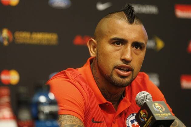 05 06 2016 Football, Juan Antonio Pizzi and Arturo Vidal press conference PK Pressekonferenz Chilean national team Nationalteam manager Juan Antonio Pizzi and player Arturo Vidal speak to the medias in a press conference the day before the Copa Centenario fottball match against Argentina at the Levi s stadium in Santa Clara, USA. 05 06 2016 