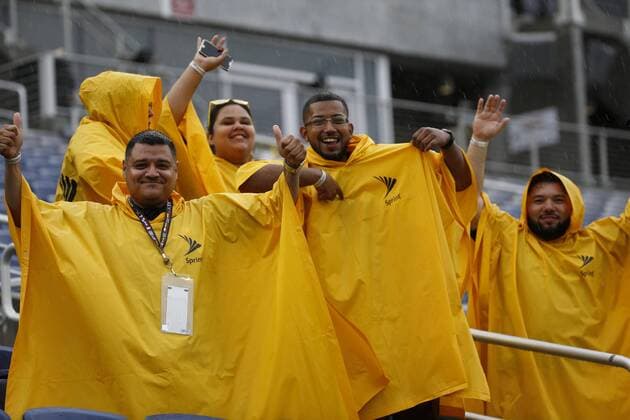 Supporters attend the match under the rain and wind due to the pass of the tropical storm Colin, before the Copa America Centenario 2016 match between the national teams of Bolivia and Panama at the Camping World stadium in Orlando, Florida, USA, 06 june, 2016. Authorities decided to keep up the match despite the threat posed by the passage of Tropical Storm Colin by the northern state of Florida. BOLIVIA VS. PANAMA !ACHTUNG: NUR REDAKTIONELLE NUTZUNG!  FLO17 20160607-636008562379271450