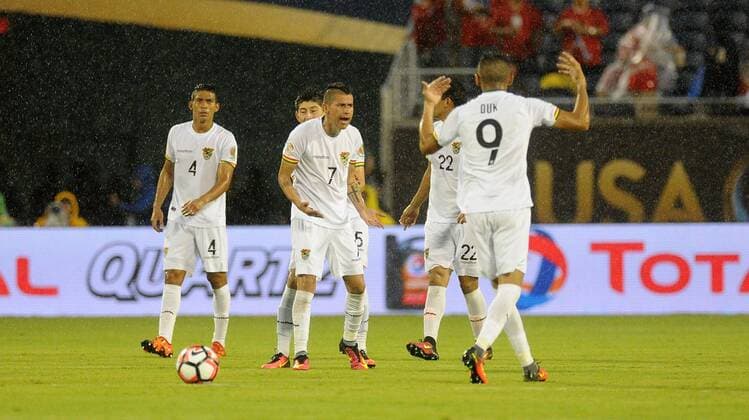 Bolivia s players celebrate after scoring against Panama, during their Copa America Centenario 2016 match at the Camping World stadium in Orlando, Florida, USA, 06 june, 2016. BOLIVIA VS. PANAMA !ACHTUNG: NUR REDAKTIONELLE NUTZUNG!  FLO87 20160607-636008705319485751