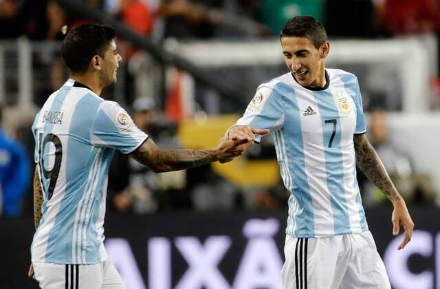Argentinian Ever Banega (L) celebrates with teammate Angel Di Maria (R) after scoring a goal during a game for the Copa America Centenario between Argentina and Chile at the Levi s Stadium, in Santa Clara, California, EEUU, 06 June 2016. Argentina vs Chile !ACHTUNG: NUR REDAKTIONELLE NUTZUNG!  MMD05 20160607-636008750299279903