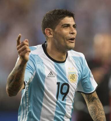 Argentina s Ever Banega celebrates after scoring during the Copa America Centenario Group D match between Argentina and Chile at the Levi s Stadium in Santa Clara, California, the United States, June 6, 2016. Argentina won by 2-1. Yang Lei) (SP)U.S.-SANTA CLARA-COPA AMERICA-GROUP D-ARG VS CHL YangxLeixfromxChongqing 