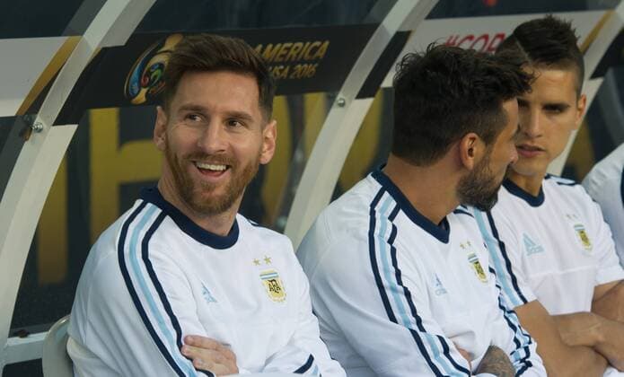 Argentina s Lionel Messi (L) sits on the bench during the Copa America Centenario Group D match between Argentina and Chile at the Levi s Stadium in Santa Clara, California, the United States, June 6, 2016. Argentina won by 2-1. Yang Lei) (SP)U.S.-SANTA CLARA-COPA AMERICA-GROUP D-ARG VS CHL YangxLeixfromxChongqing 