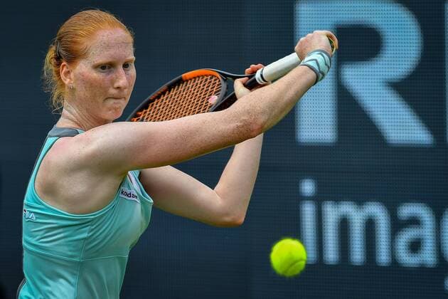 Belgian Alison Van Uytvanck pictured in action during a tennis game between Belgian Alison Van Uytvanck WTA Tennis Damen 132) and Swiss Belinda Bencic (WTA 8) in the first round of the women s singles at the Ricoh Open WTA tennis tournament in Rosmalen, the Netherlands, Tuesday 07 June 2016. LUCxCLAESSEN  x04866906x