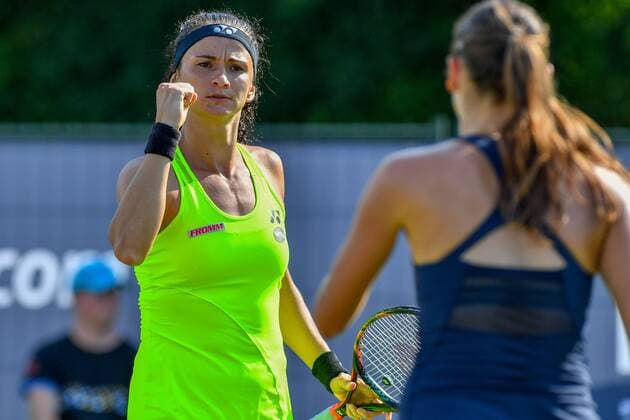 Suisse Amra Sadikovic celebrates during a tennis game between Belgian Elise Mertens and Dutch Demi Schuurs versus Russian Alexandra Panova and Swiss Amra Sadikovic in the first round of the women s doubles at the Ricoh Open WTA Tennis Damen tennis tournament in Rosmalen, the Netherlands, Tuesday 07 June 2016. LUCxCLAESSEN  x04867039x