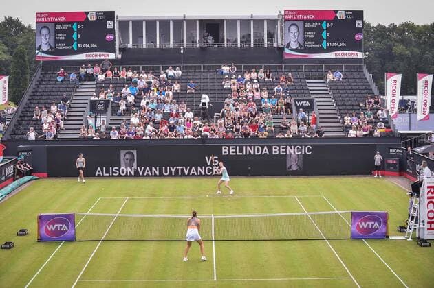 Illustration picture taken during a tennis game between Belgian Alison Van Uytvanck WTA Tennis Damen 132) and Swiss Belinda Bencic (WTA 8) in the first round of the women s singles at the Ricoh Open WTA tennis tournament in Rosmalen, the Netherlands, Tuesday 07 June 2016. LUCxCLAESSEN  x04867087x