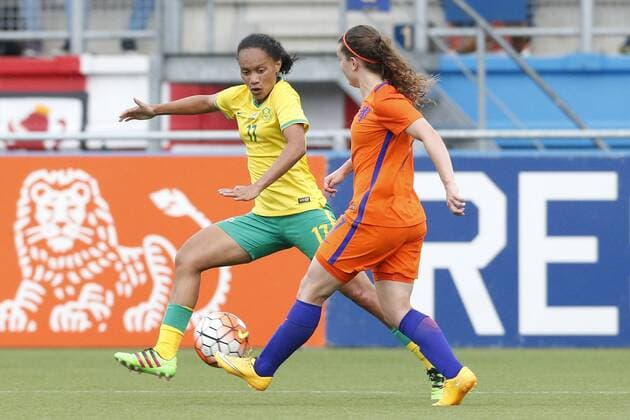 Fußball, Damen, Testspiel, Niederlande - Südafrika (L-R), Leandra Smeda of South Africa, Jeslynn Kuijpers of Holland Holland v South-Africa Friendly 2015 2016 xVIxJeroenxPutmansxIVx 5619510