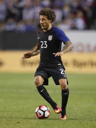 Copa America, USA - Costa Rica United States defender Fabian Johnson (23) looks to pass the ball against Costa Rica during the second half of the Copa America Centenario Group A match at the Soldier Field in Chicago, Illinois, United States, 7 June 2016. UNITED STATES VS COSTA RICA !ACHTUNG: NUR REDAKTIONELLE NUTZUNG!  CHI026 20160608-636009579919642225