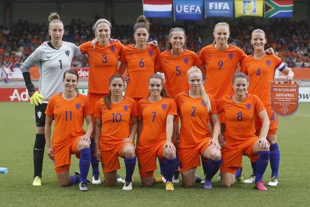 (TOP ROW L-R), Sari van Veenendaal of Holland, Kelly Zeeman of Holland, Tessel Middag of Holland, Merel van Dongen of Holland, Vivianne Miedema of Holland, Mandy van den Berg of Holland, (BOTTOM ROW L-R), Renate Jansen of Holland, Danielle van de Donk of Holland, Jeslynn Kuijpers of Holland, Kika van Es of Holland, Sherida Spitse of Holland Women Holland v South Africa Friendly 2015 2016 xVIxJeroenxPutmansxIVx 5620140