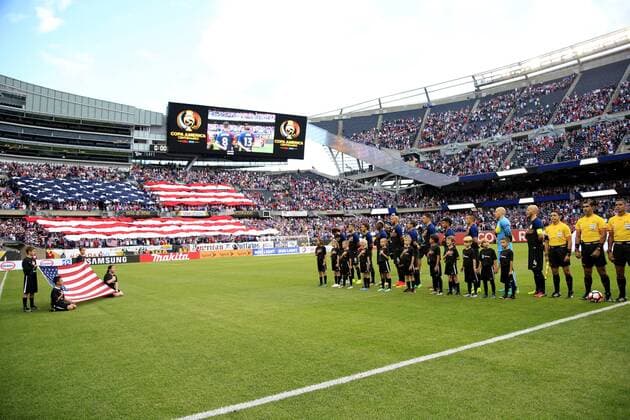 Copa America, USA - Costa Rica The United States team stands on the field for the playing of the U.S. National Anthem before a 2016 Copa America Centenario Group A match against Costa Rica at Soldier Field in Chicago on June 7, 2016. The United States defeated Costa Rica 4-0.  CHI2016060726 BRIANxKERSEY