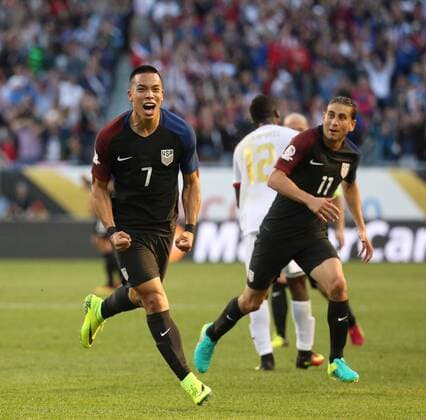 Copa America, USA - Costa Rica June 7, 2016 - Chicago, IL, USA - United States forward Bobby Wood (7) scores against Costa Rica during the first half on Tuesday, June 7, 2016, at Soldier Field in Chicago. Strong defense, timely offense give US much-needed 4-0 win over Costa Rica - ZUMAm67_