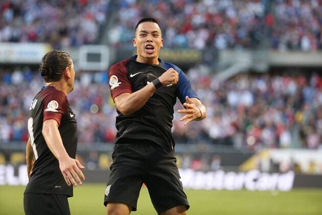 Copa America, USA - Costa Rica June 7, 2016 - Chicago, IL, USA - United States forward Bobby Wood (7) scores against Costa Rica during the first half on Tuesday, June 7, 2016, at Soldier Field in Chicago. Strong defense, timely offense give US much-needed 4-0 win over Costa Rica - ZUMAm67_