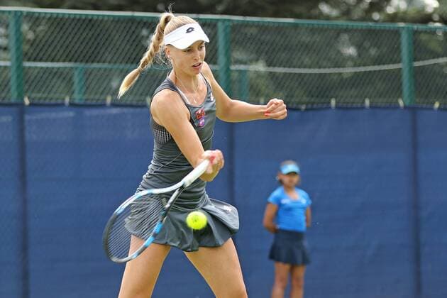 08.06.2016. Nottingham Tennis Centre, Nottingham, England. Aegon WTA Tennis Damen Nottingham Open Day 5. Forehand from Naomi Broady of Great Britain during her doubles match with Anastasija Sevastova of Latvia xDavidxKissmanx  ActionPlus11746466