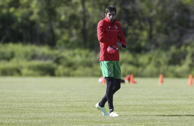 Panama goalkeeper Jaime Penedo participates in a training session of the team at Lake Forest fields in Chicago, Illinois, 8 June 2016. Panama will face Argentina on Friday during a Copa America Centenario Group D match. EFE David Fernandez PANAMA TRAINING SESSION IN CHICAGO !ACHTUNG: NUR REDAKTIONELLE NUTZUNG!  ILL008 20160609-636010332171629472