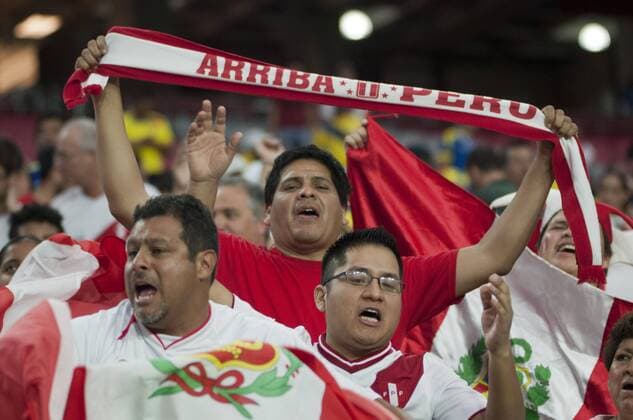 Copa America, Ecuador - Peru Supporters of Peru cheers during their Copa America soccer game between Peru and Ecuador, group B, at the Phoenix Stadium, in Glendale, Arizona, USA, 08 June 2016. EFE Gary Williams PERU VS. ECUADOR !ACHTUNG: NUR REDAKTIONELLE NUTZUNG!  GLE09 20160609-636010545112948077