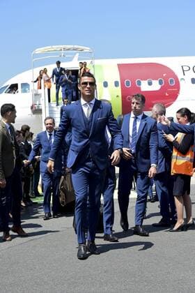 Ankunft Nationalteam Portugal in Bourget Cristiano Ronaldo FOOTBALL : Ankunft Nationalteam Portugal in Bourget - UEFA EURO EM Europameisterschaft Fussball 2016 - Paris - 09 06 2016 JBAutissierx 