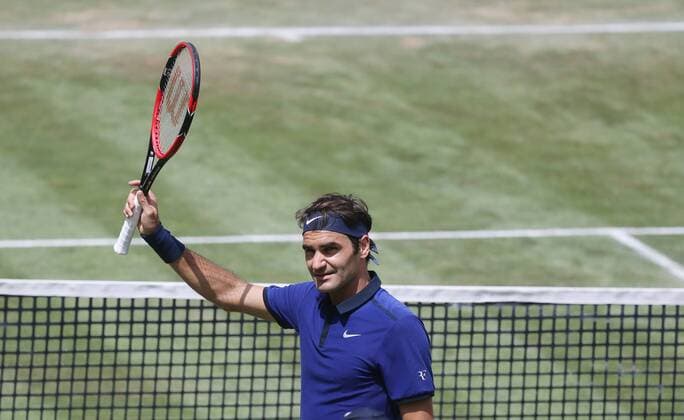 Tennis MercedesCup Stuttgart 09.06.2016 ATP Tennis Herren Tennis Turnier MeercedesCup beim TC Weissenhof in Stuttgart Roger Federer (SUI) Sieger gegen Taylor Fritz (USA).