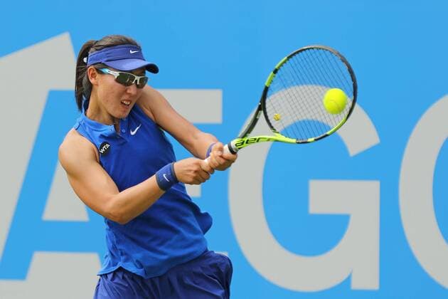 09.06.2016. Nottingham Tennis Centre, Nottingham, England. Aegon WTA Tennis Damen Nottingham Open Day 6. Backhand from Saisai Zheng of China as he heads towards a two sets to love victory over Johanna Konta of Great Britain xDavidxKissmanx  ActionPlus11746602