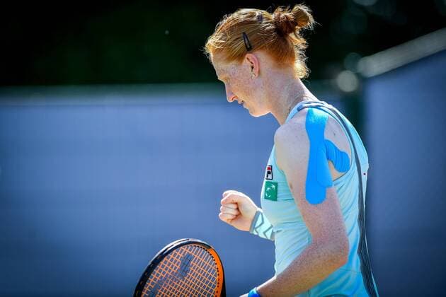 Belgian Alison Van Uytvanck and celebrates after winning a tennis game between Belgian Alison Van Uytvanck and Jelena Jankovic versus Croatian Darija Jurak and Australian Anastasia Rodionova during the quarter finals of the women s doubles tournament at Ricoh Open WTA Tennis Damen tennis tournament in Rosmalen, the Netherlands, Thursday 09 June 2016. LUCxCLAESSEN  x04868457x