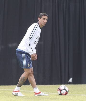 Argentina player Angel Di Maria takes part in a training session of the team at the facilities of Illinois University in Chicago, United States, 9 June 2016. Argentina Nationalteam will face Panama at the Soldier Stadium during its second Copa America match. EFE David Fernandez ARGENTINA S TRAINING IN CHICAGO !ACHTUNG: NUR REDAKTIONELLE NUTZUNG!  CHI007 20160610-636011198055185201