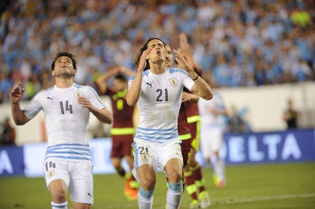 June 9, 2016 - Philadelphia, Pennsylvania, U.S - Uruguay players NICOLAS LODEIRO (L) and Edinson Cavani react to missing a tying goal against Venezuela during the Copa America match held at Lincoln Financial Field. In an upset, Venezuela beat Uruguay 1-0. Soccer 2016 - Copa America - Venezuela Beats Uruguay 1-0 - ZUMArf1_