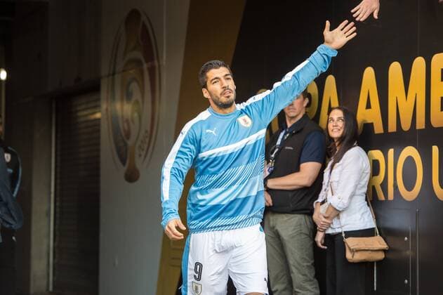 June 9 2016: Uruguay forward Luis Suarez (9) comes out of the tunnel before match match between Uruguay vs Venezuela at Lincoln Financial Field in Philadelphia, PA (Photo by Dennis Schneidler Icon Sportswire) SOCCER: JUN 09 Copa America Centenario - Uruguay v Venezuela Icon0609160086 EDITORIAL USE ONLY