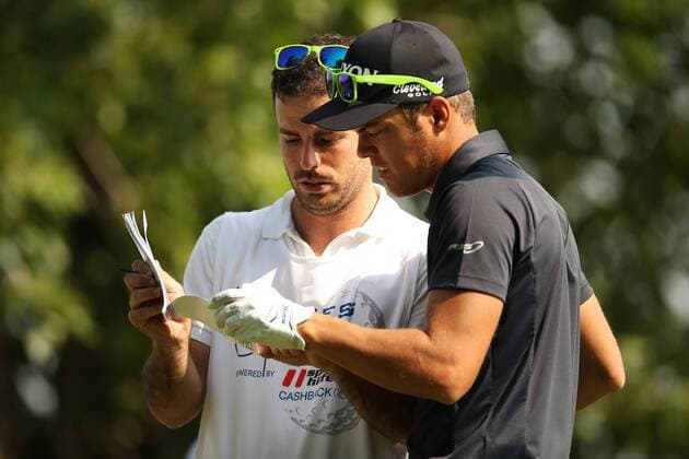 GOLF - PGA Golf Herren Lyoness Open 2016 ATZENBRUGG,AUSTRIA,10.JUN.16 - GOLF - PGA European Tour, Lyoness Open, Diamond Country Club. Image shows Borja Virto (ESP) and his caddy. GEPAxpictures xDanielxGoetzhaber